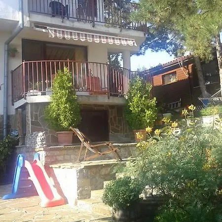 Nadia בית הארחה